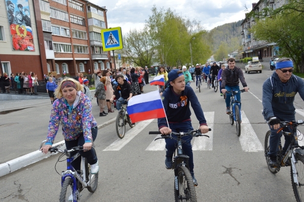 К 71-й годовщине Великой Победы сотрудники ОПФР организовали велопробег от Сквера земляков - Героев Советского Союза до Парка Победы