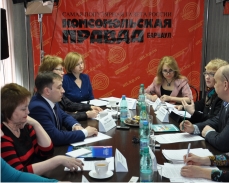 Помогать не словом, а делом: за «круглым столом» представители социальных ведомств рассказали о мерах поддержки населения