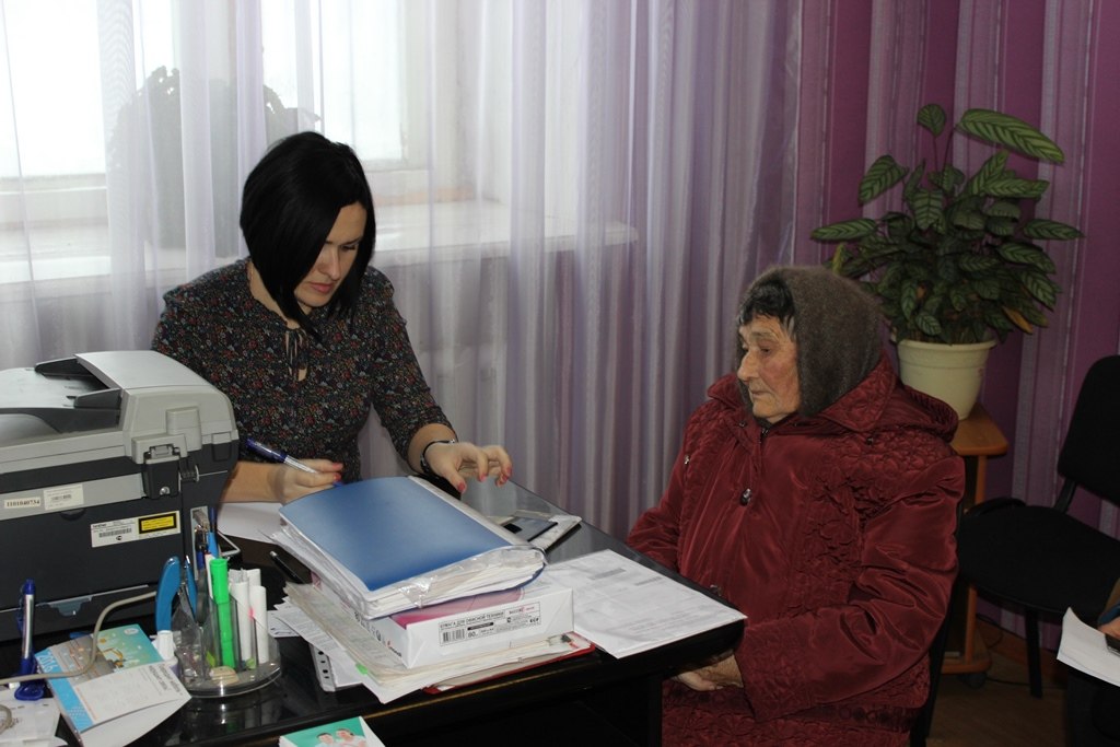 Выездной прием: специалисты Пенсионного фонда провели консультацию для жителей с. Новиково