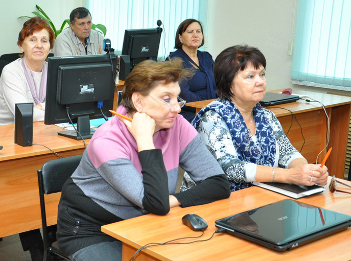 Школа компьютерной грамотности для алтайских пенсионеров вновь открыла свои двери