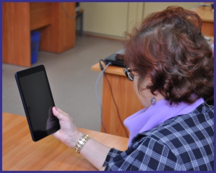 Планшет с нуля: алтайских пенсионеров научат пользоваться современными гаджетами
