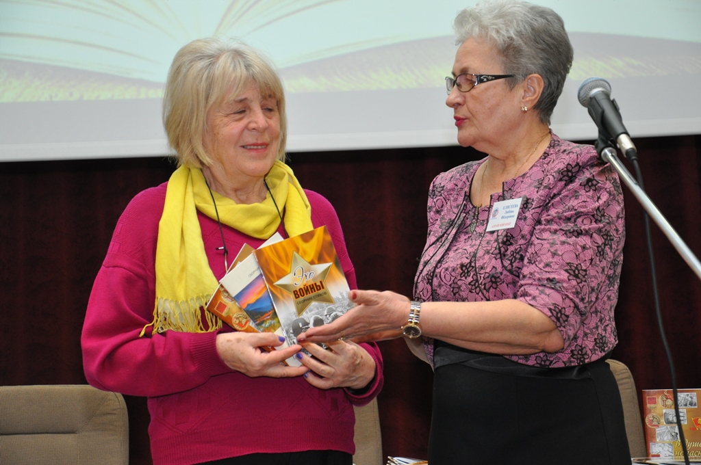 В Алтайском крае на средства президентского гранта изданы сборники стихов самодеятельных поэтов-пенсионеров