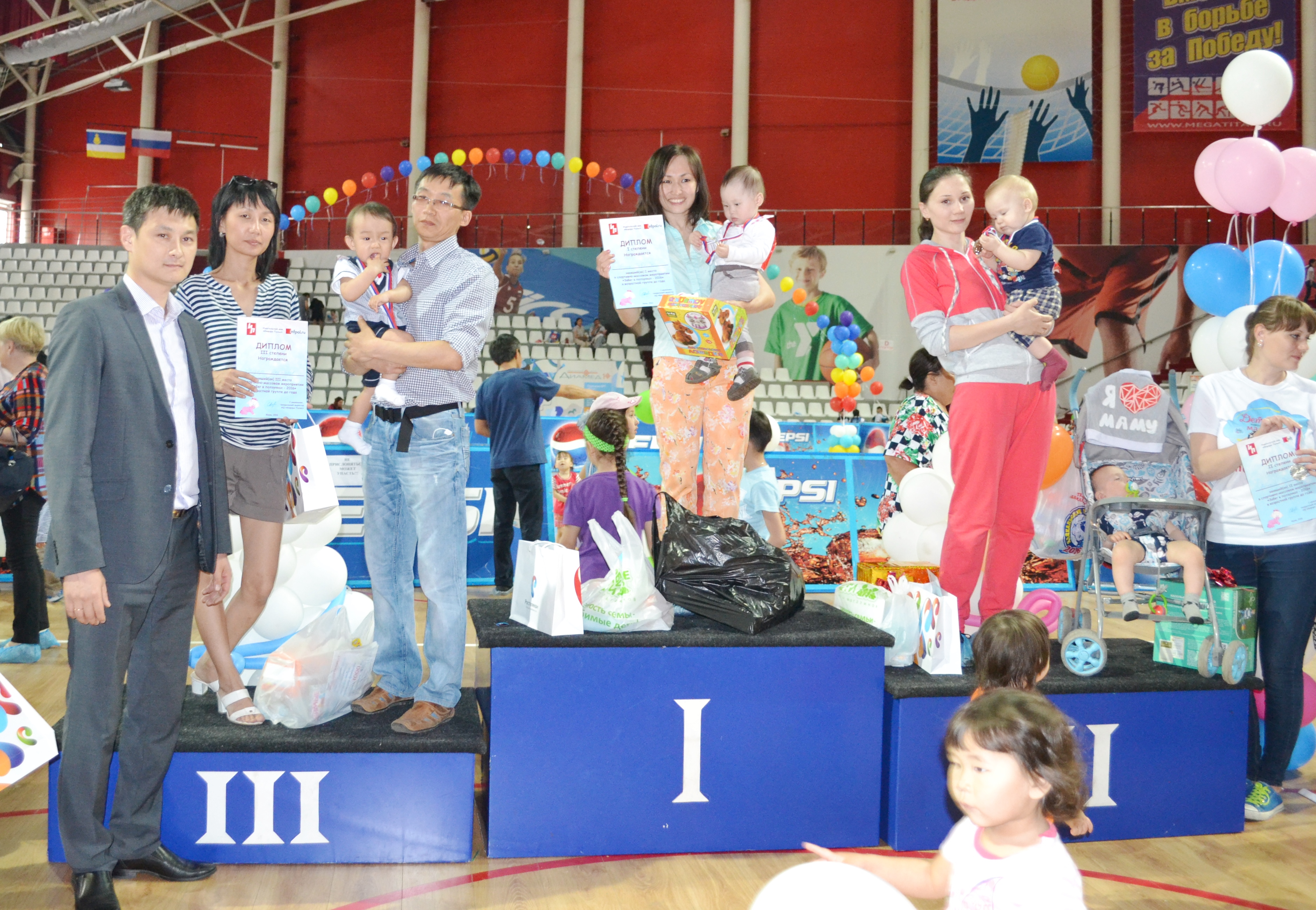 Пенсионный Фонд подарил приз самому юному победителю «Забега в ползунках-2016»