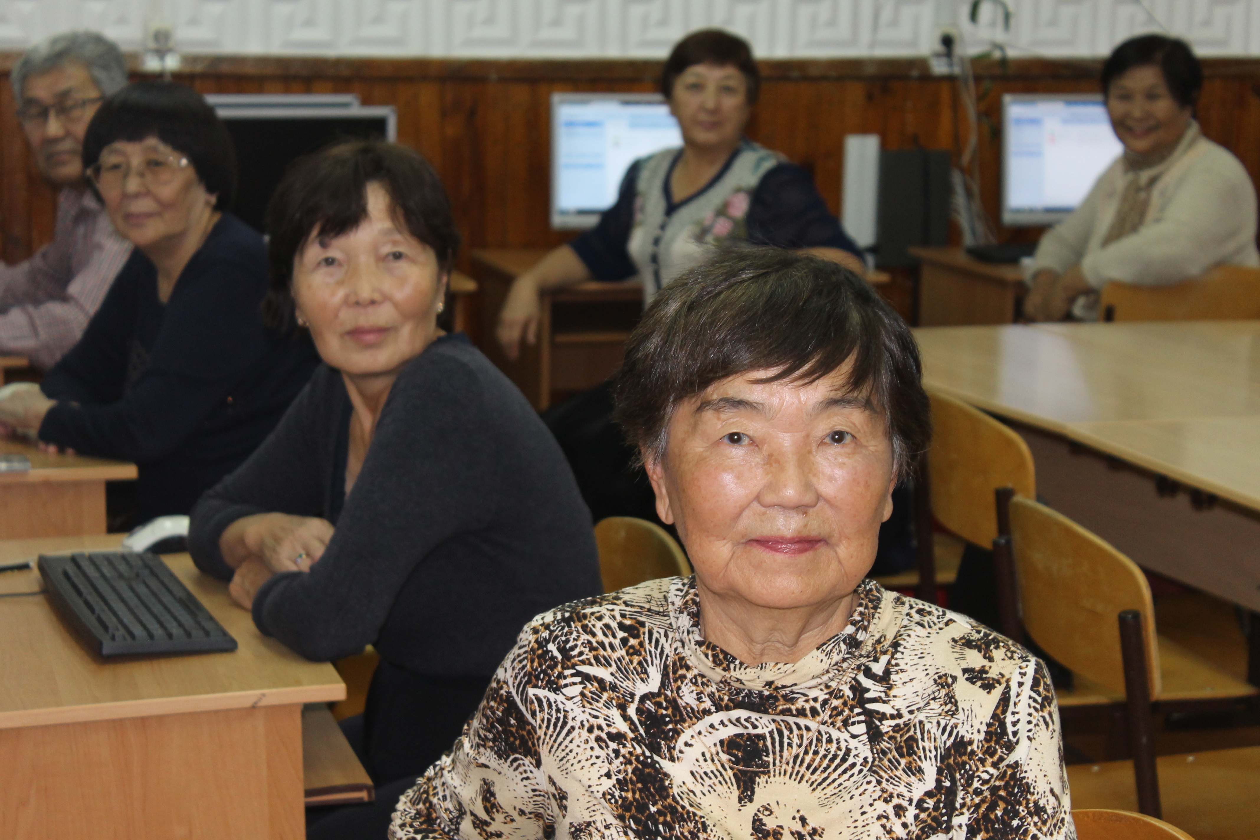 Как отремонтировать дом, вырастить экзотические цветы в огороде и порадовать вкусненьким своих близких. Разнообразие информации, возможность найти в интернете ответ на любой интересующий вопрос становятся большим стимулом для пожилых людей к освоению компьютерной грамотности.