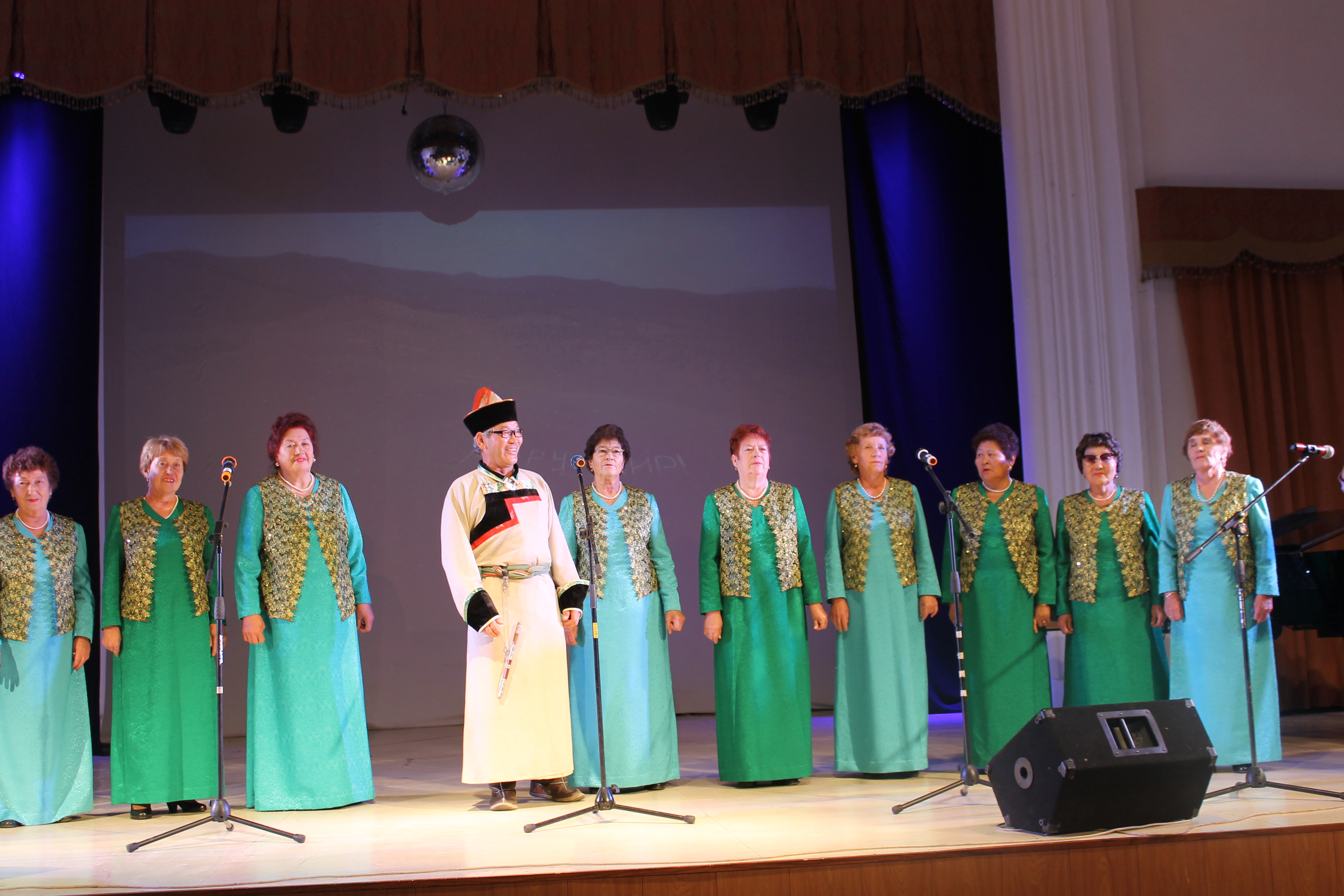 Гран-при II конкурса вокально-хоровых коллективов пенсионеров Бурятии увезла в Хоринский район группа «Рябинушка». 