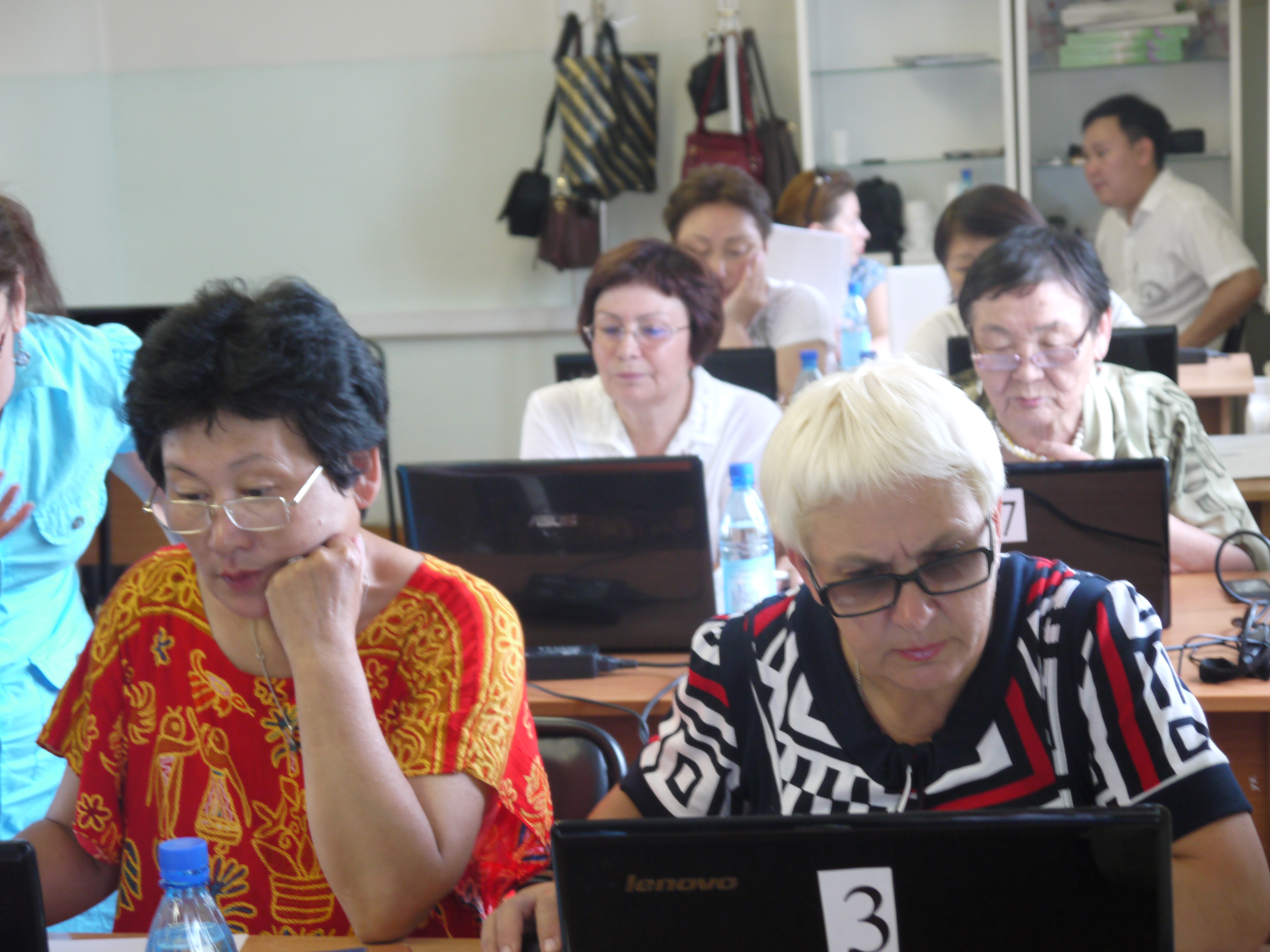 Пенсионеры Улан-Удэ сразились в чемпионате по компьютерной грамотности