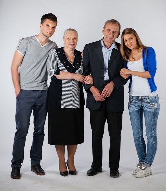 Пенсионеры - родители студентов имеют право на получение повышенной фиксированной выплаты к страховой пенсии