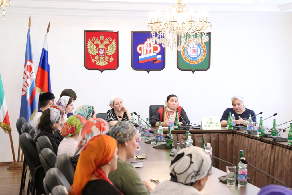 Многофункциональные центры Чечни принимают заявления  на получение единовременной выплаты из средств материнского капитала