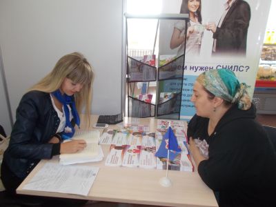 Южноуральцы получили консультации специалистов ПФР в осенней ярмарке «Медовый спас. Усадьба»