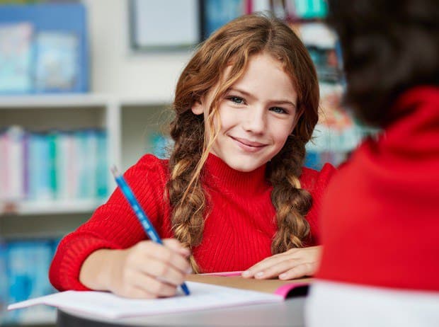 Пенсионный фонд России с 16 августа начнет перечислять первые выплаты семьям с детьми школьного возраста