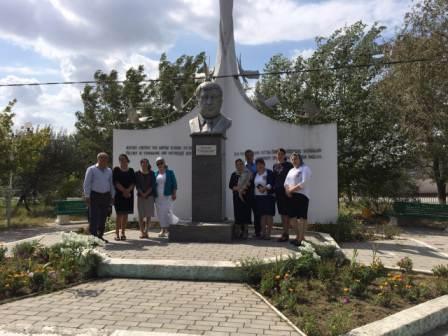 В мероприятиях по случаю 96-й годовщины со дня рождения Расула Гамзатова приняли участие представители Пенсионного фонда г.Южно – Сухокумск. 