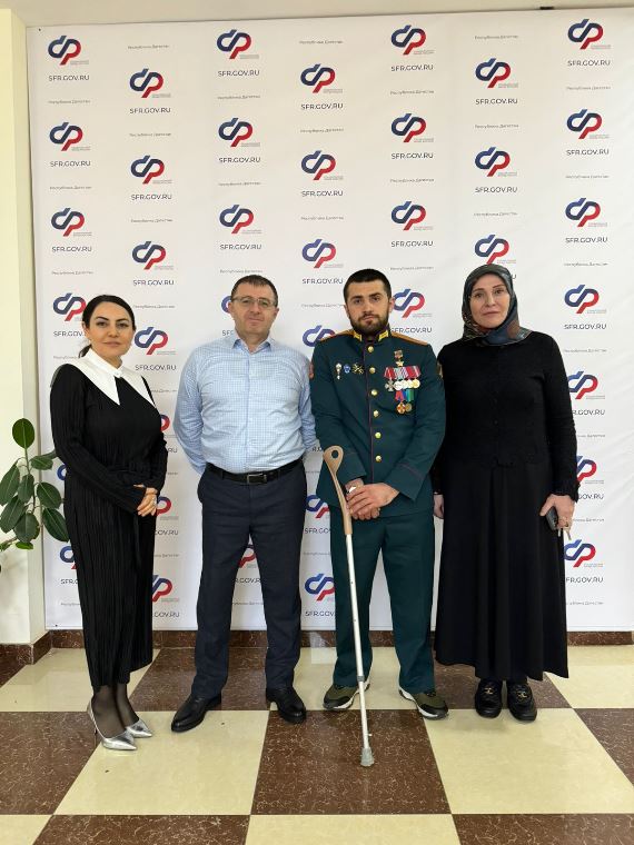 В Отделение Социального фонда по Дагестану обратился  участник специальной военной операции,  старший лейтенант Магомед Гитинов.