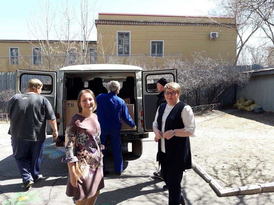 Сотрудники хабаровского Управления ПФР помогли  нуждающимся многодетным семьям