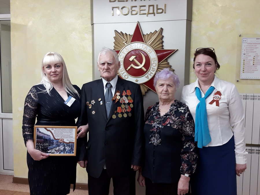 Специалисты Управления ПФР побывали в гостях у ветерана  Великой Отечественной войны