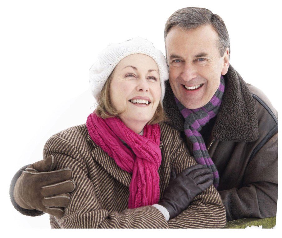 Пенсионер крайнего севера. Счастливые пенсионеры. Довольные пенсионеры. Счастливые люди зимой. Счастливые пенсионеры новый год.