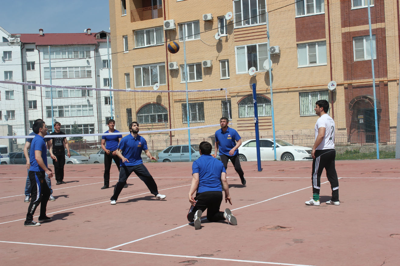 На стадионе Магаса прошли соревнования по мини-футболу 