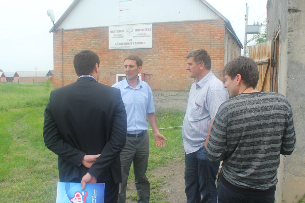 Сотрудники ОПФР по РИ совместно с Судебными приставами предупреждают должников о своевременности уплаты страховых взносов 