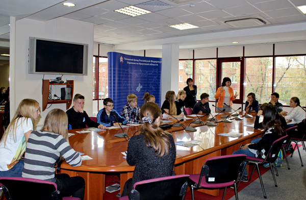 Единый День пенсионной грамотности в Иркутске провели  в формате «встречи с юными репортерами»