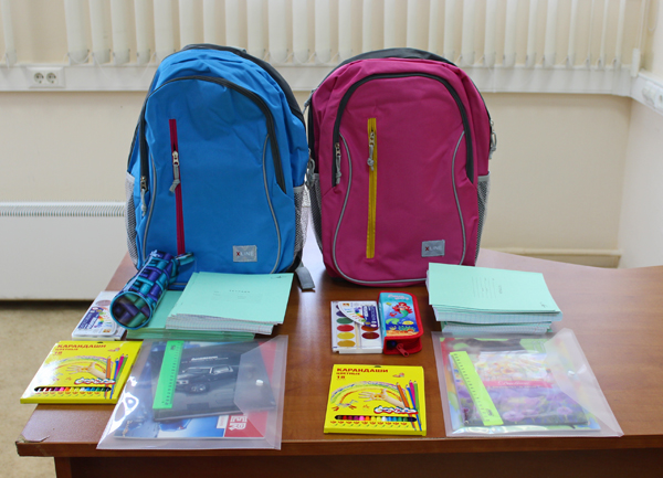 Сотрудники Отделения Пенсионного фонда помогли собрать в школу 25 детей