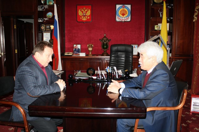 В Доме правительства РК прошла встреча спикера калмыцкого парламента и руководителя ОПФР