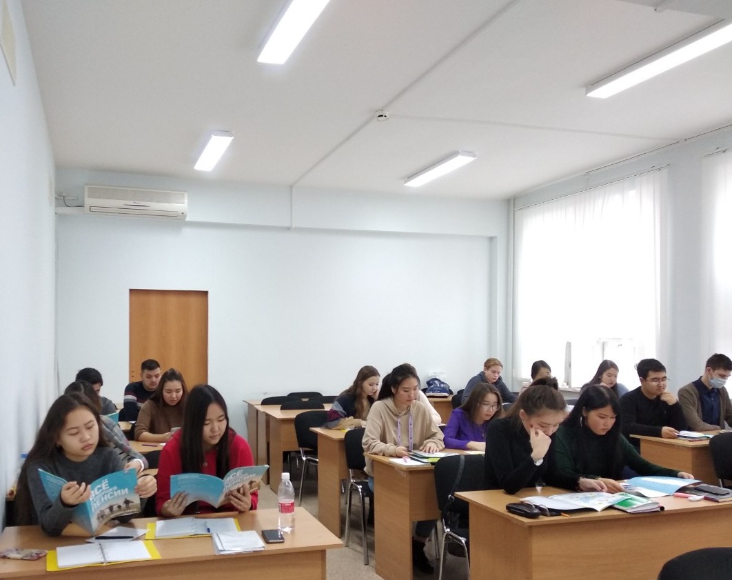 Пенсионный ликбез для студентов университета провели представители столичного УПФР