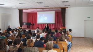 В Элистинском педколледже для студентов провели финансовый ликбез 