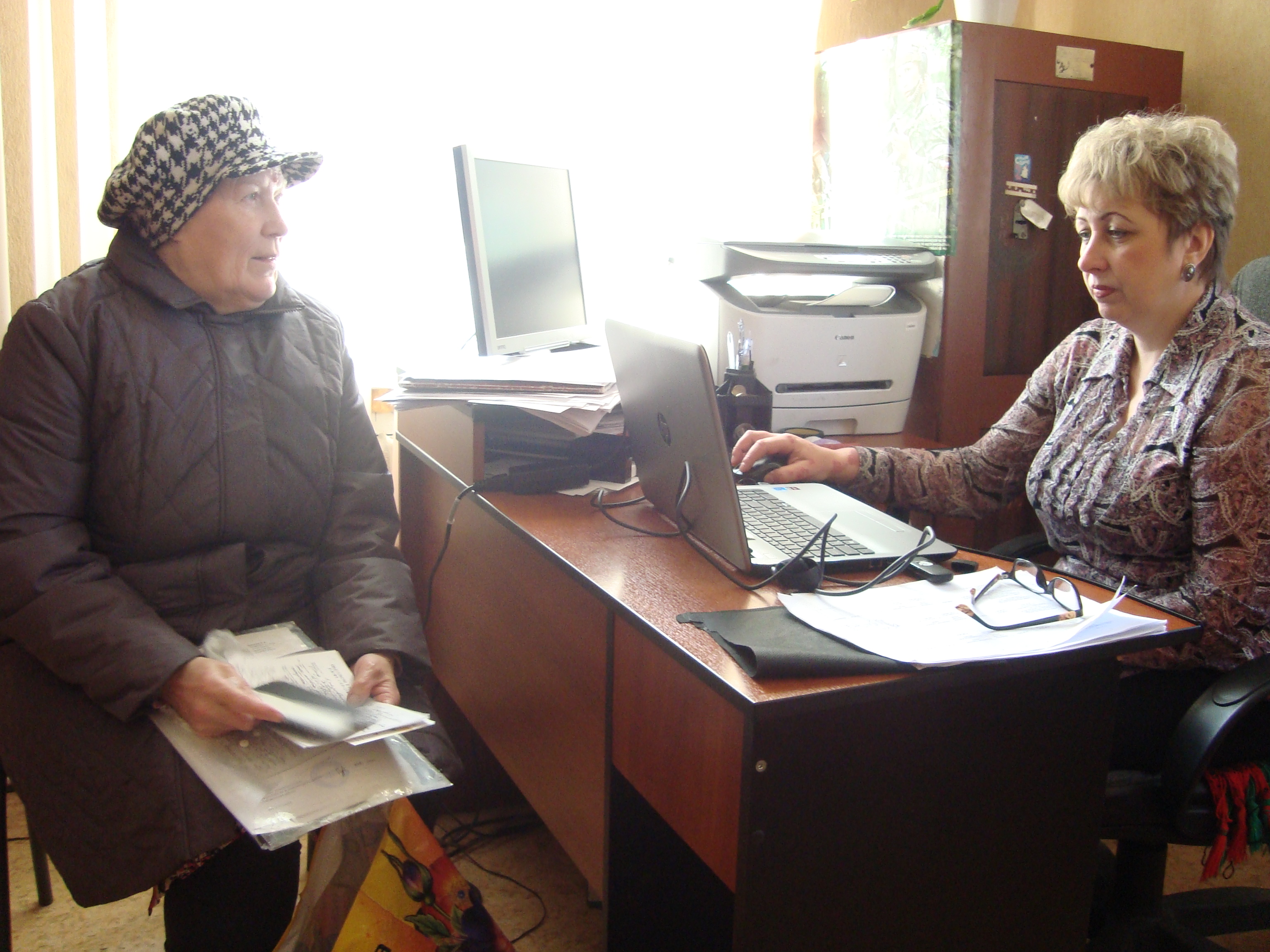 Управлением ПФР в Дзержинском районе Калужской области проведен прием граждан по пенсионным вопросам 