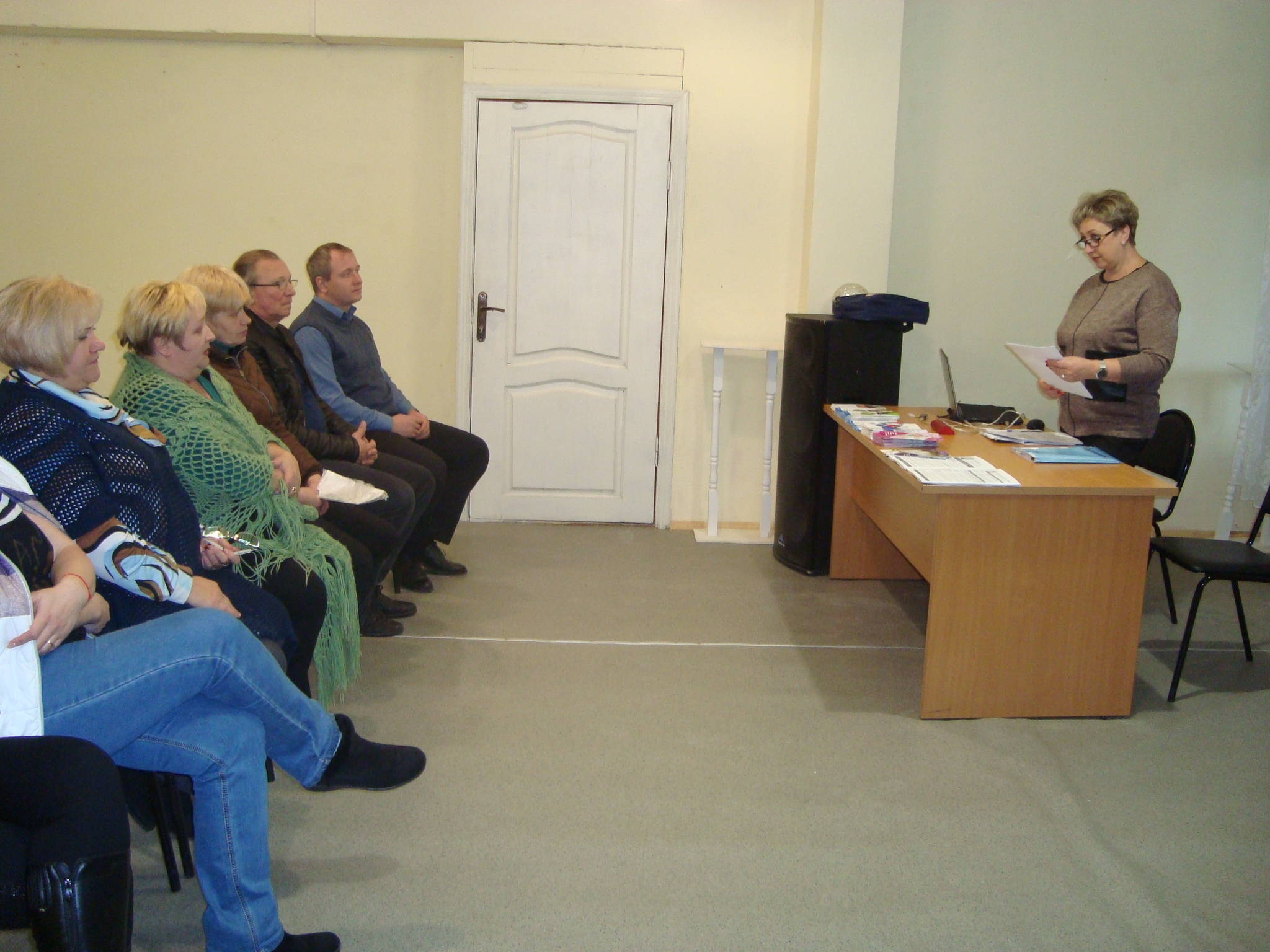 Сотрудники Управления ПФР в Дзержинском районе продолжают разъяснять пенсионное законодательство 