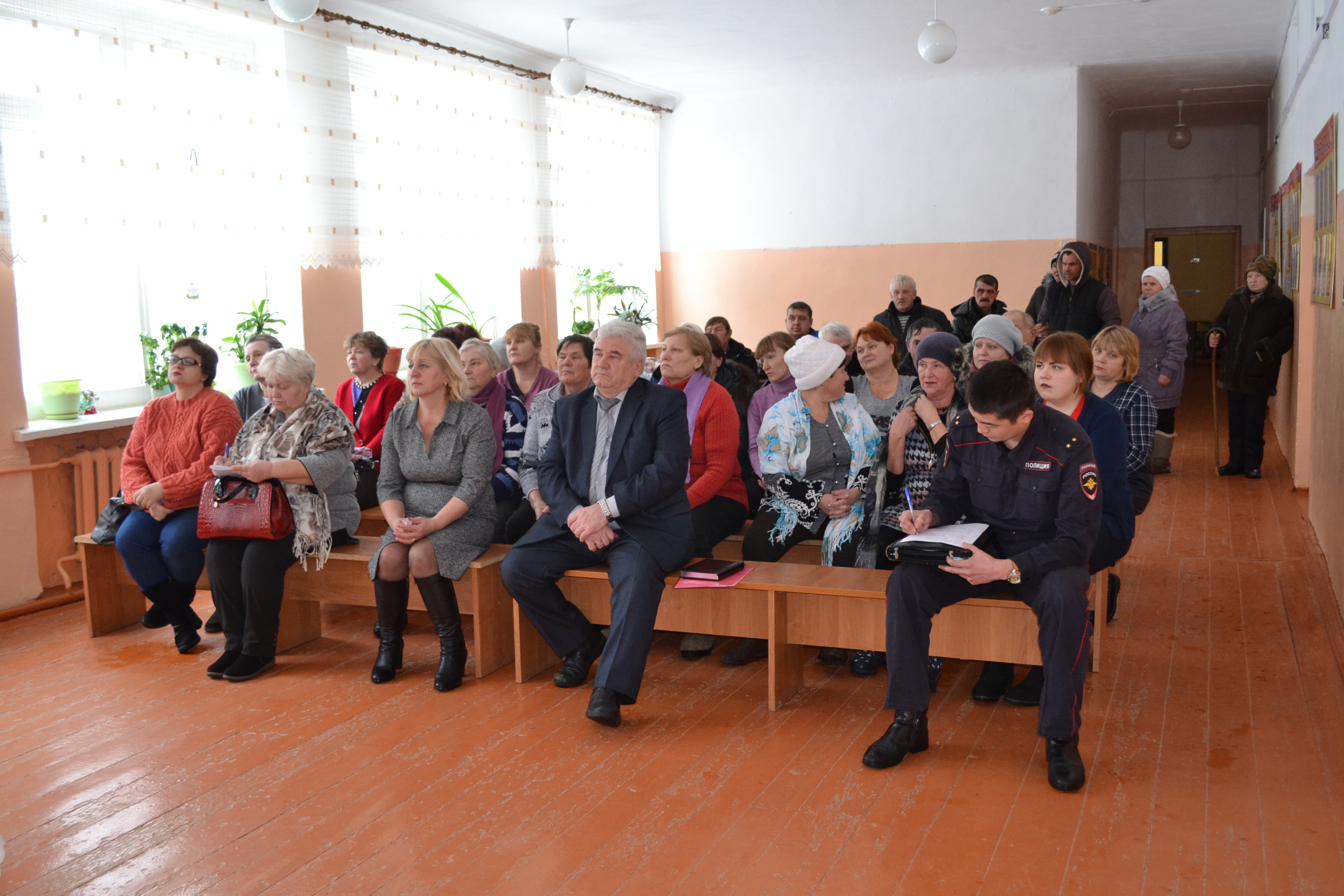  Начальник Управления ПФР в Сухиничском районе Татьяна Сергеевна  Беляева  проконсультировала односельчан  об актуальных вопросах пенсионного законодательства.