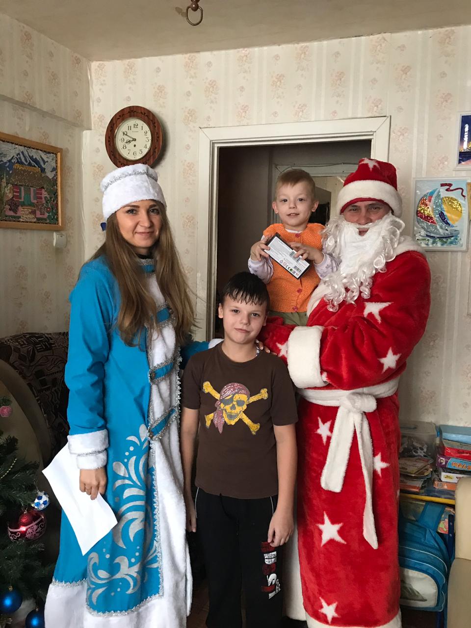 Дед Мороз и Снегурочка поздравили детей сотрудников Отделения ПФР по Калужской области 