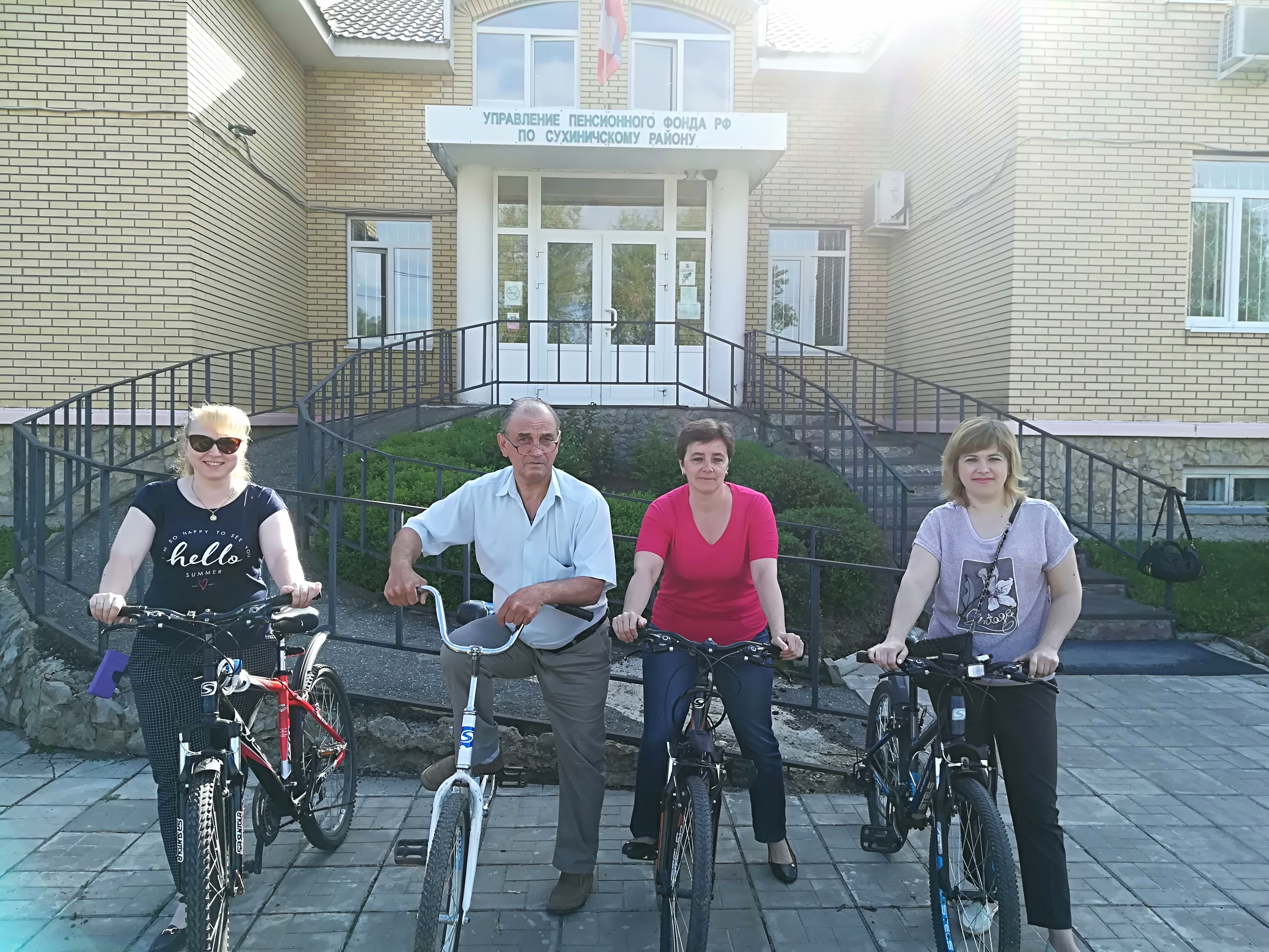 Сотрудники  ПФР в Людиновском, Сухиничском и Жиздринском районах поучаствовали в акции «День без автомобиля».