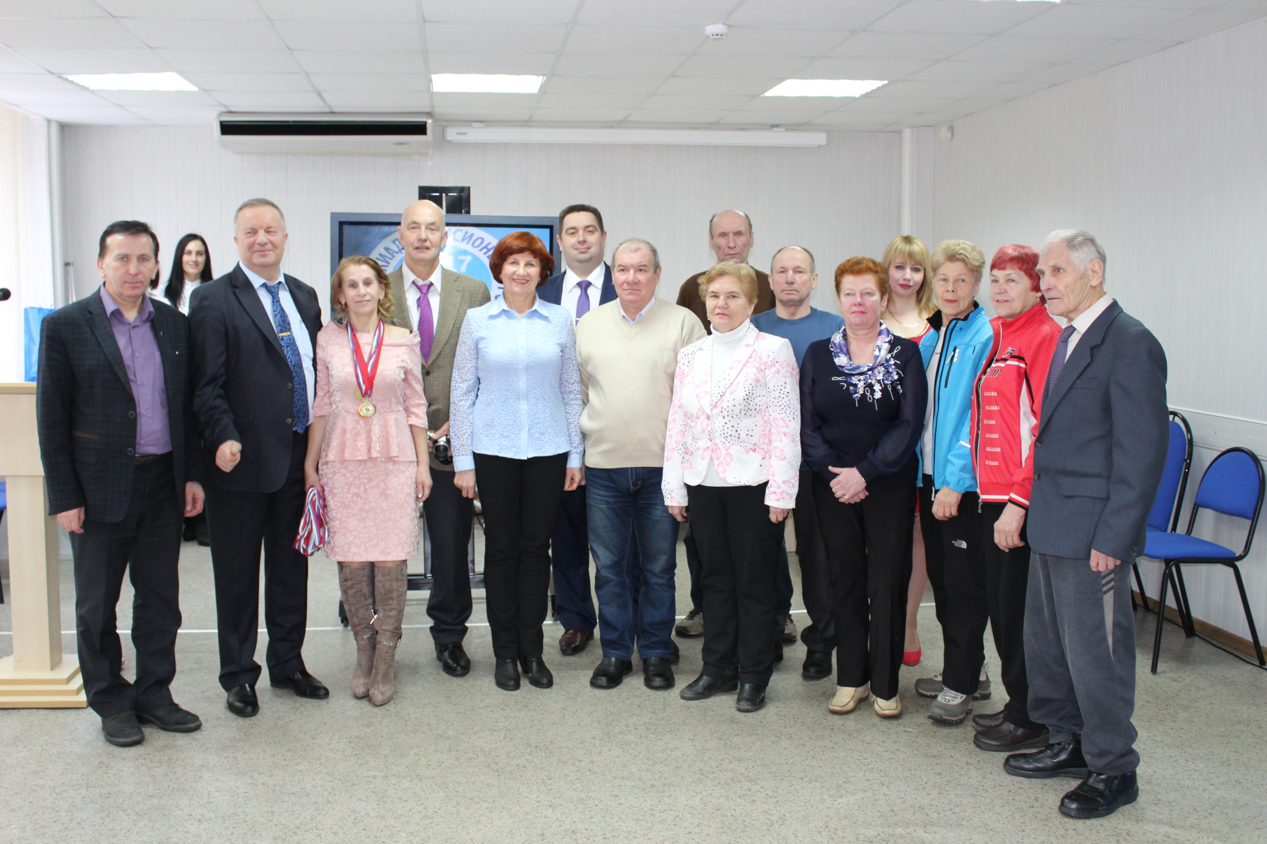 По инициативе Отделения Пенсионного фонда и   Регионального Союза пенсионеров России по Калужской области, при активном содействии  ПАО Почта Банка,   Министерства спорта   и совета ветеранов спорта по Калужской области  состоялось награждение  «добровольцев активного поколения», участников Всероссийской  спартакиады пенсионеров России». 
