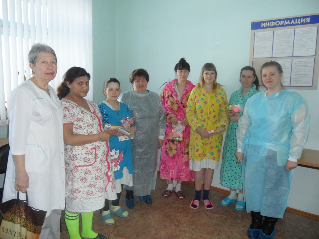 В родильном отделении сотрудники УПФР в Людиновском районе  проконсультировали будущих мам о новых возможностях использования материнского капитала.