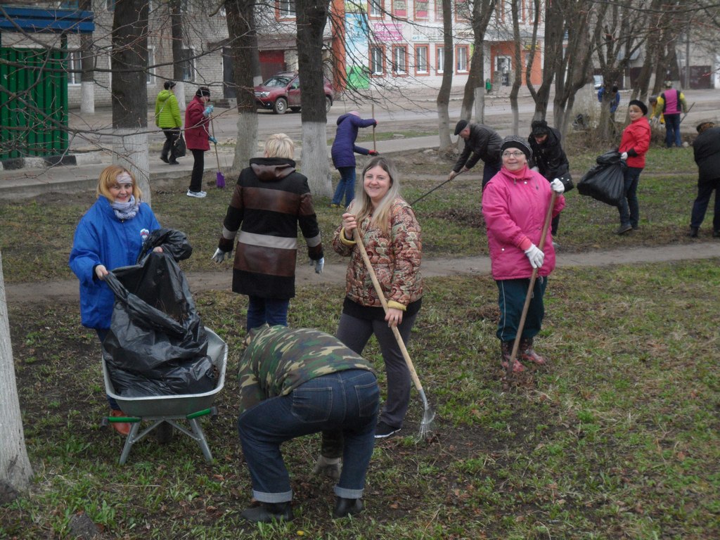 Коллектив Управления ПФР в Людиновском районе принял участие в общегородском субботнике