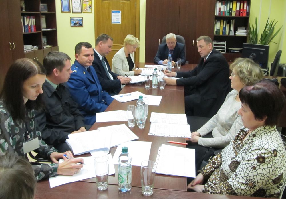 Выездные совещания с неплательщиками в районах Карелии