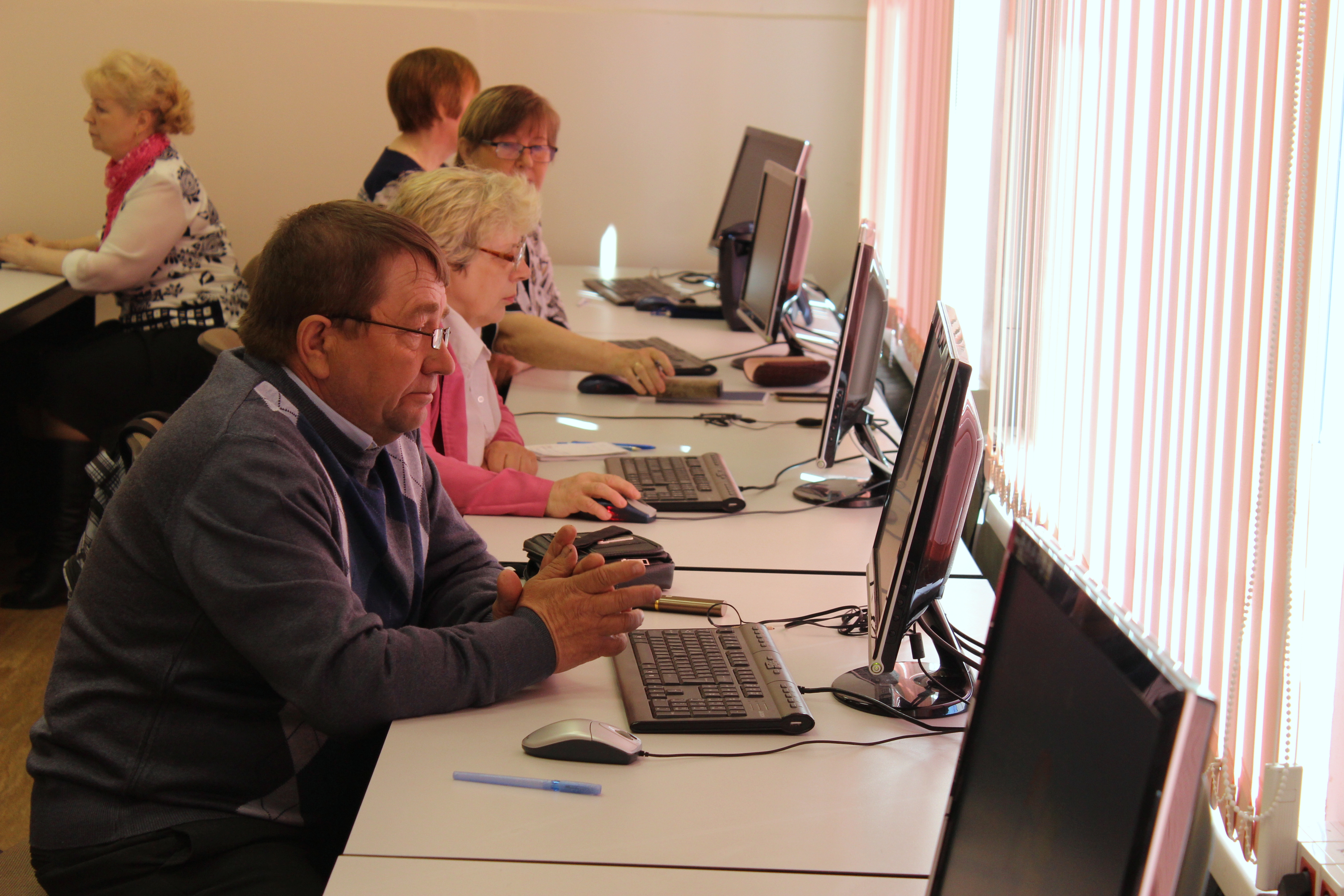 Пенсионный фонд провел онлайн-семинар для организаторов компьютерных курсов для пенсионеров