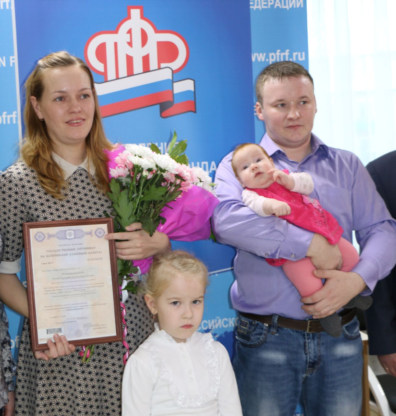 В Карелии вручили 35 - тысячный сертификат на материнский капитал