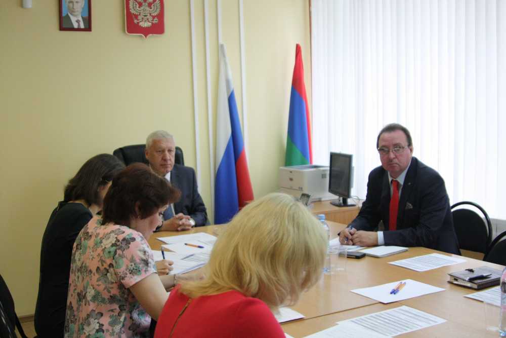 Рабочий визит в Сегежу. С должниками района встретился управляющий ОПФР по РК.