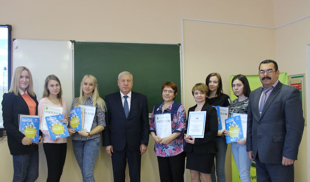 Кто оплатит бабушке дорогу к морю и когда потратить материнский капитал - узнали студенты от Николая Левина