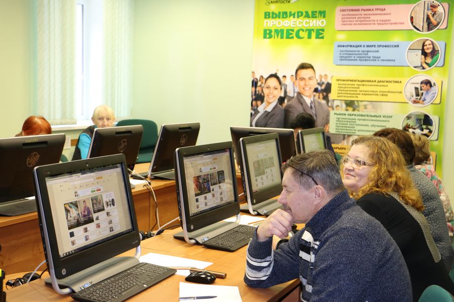 Пенсионный фонд Карелии своими силами обучает компьютерным навыкам старшее поколение
