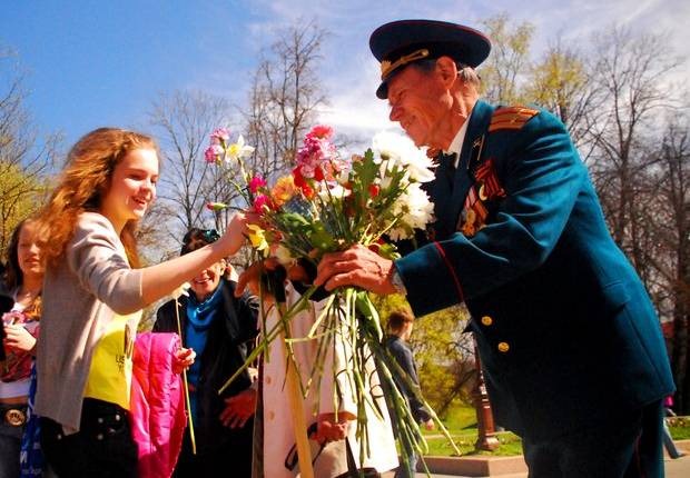 Пенсионный фонд поздравляет ветеранов