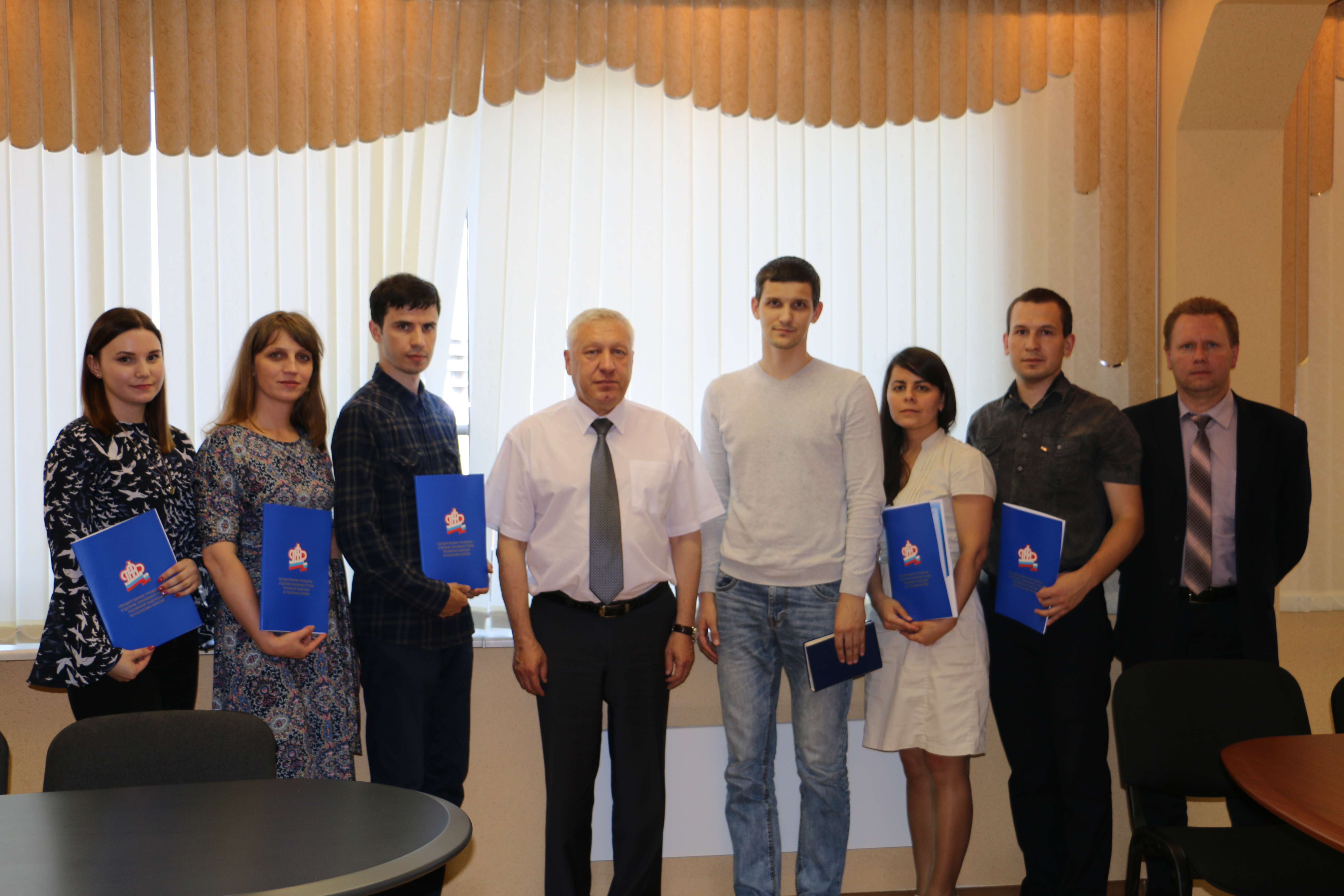 УПРАВЛЯЮЩИЙ ПФР КАРЕЛИИ НИКОЛАЙ ЛЕВИН ПРИГЛАСИЛ НА ЧАЙ ПРЕПОДАВАТЕЛЕЙ КОМПЬЮТЕРНЫХ КУРСОВ ДЛЯ ПЕНСИОНЕРОВ 