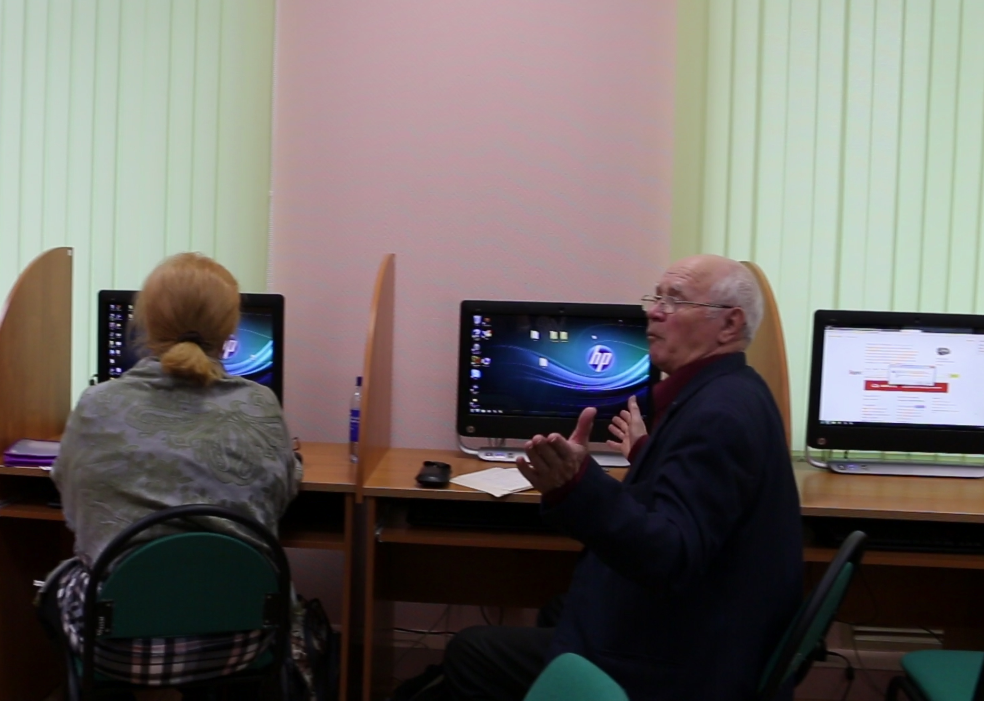 Пенсионеры Карелии успешно усваивают компьютерные знания