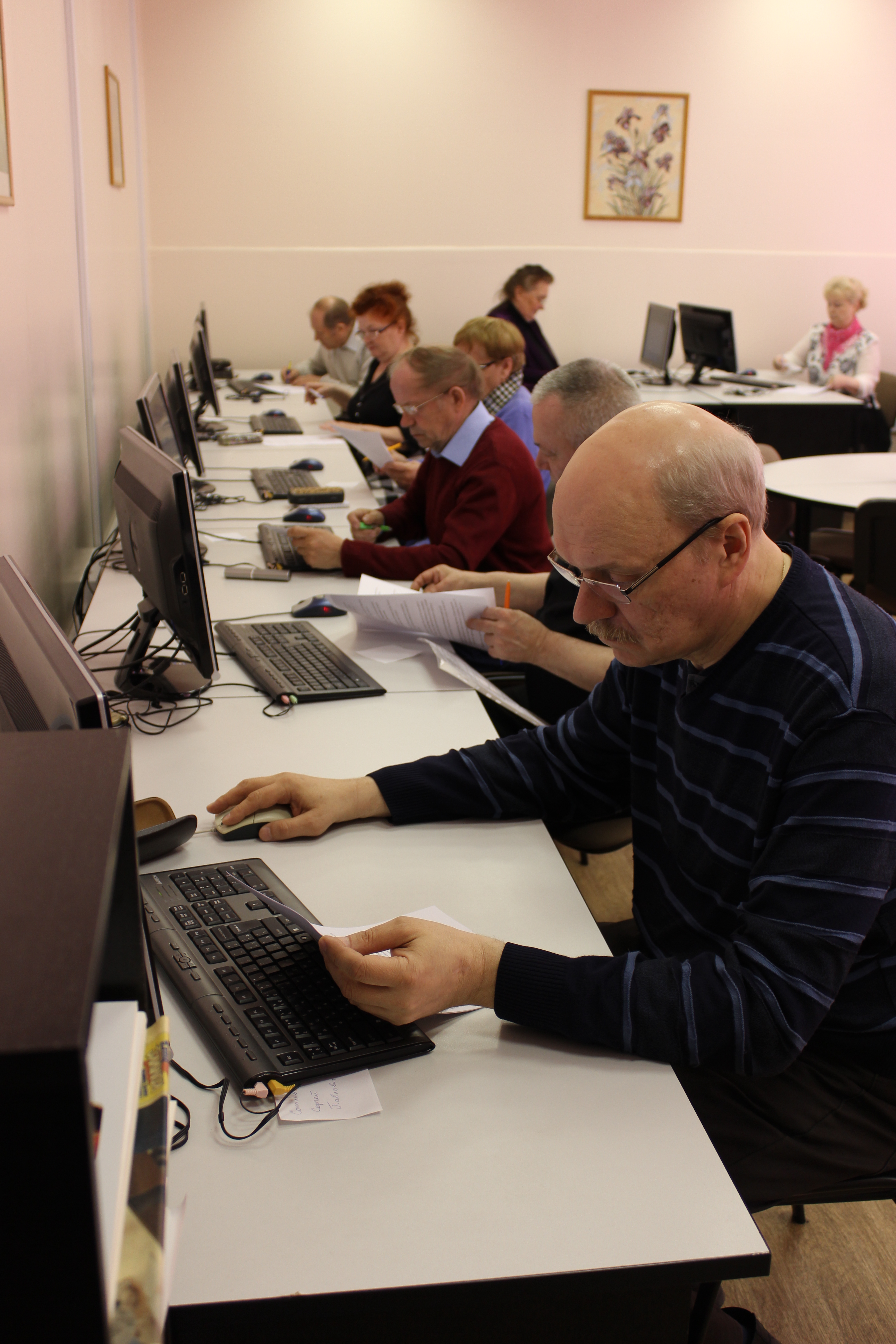 В Петрозаводске открылся VIII Региональный чемпионат по компьютерному многоборью среди пенсионеров Карелии