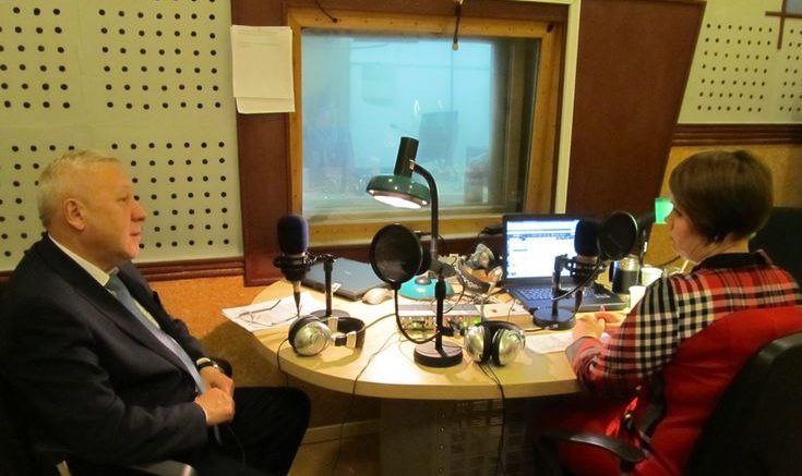 СЕГОДНЯ ВЕЧЕРОМ В ПРЯМОМ ЭФИРЕ РАДИО КАРЕЛИИ УПРАВЛЯЮЩИЙ ПФР ПО РК НИКОЛАЙ ЛЕВИН ОТВЕТИТ НА ВОПРОСЫ СЛУШАТЕЛЕЙ