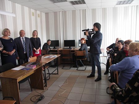 Неработающие пенсионеры Абакана сели за парты