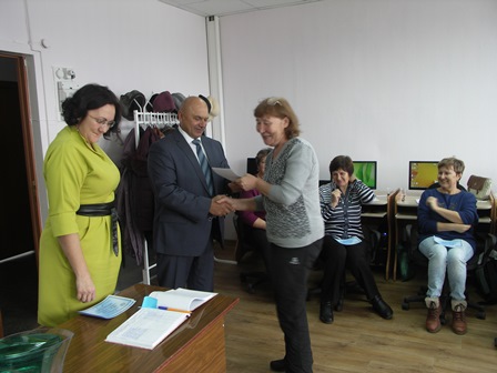 69 пенсионеров Саяногорска окончили курсы компьютерной грамотности