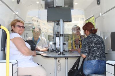  Жители пгт. Новоозерное получили консультации в мобильной клиентской службе ПФР