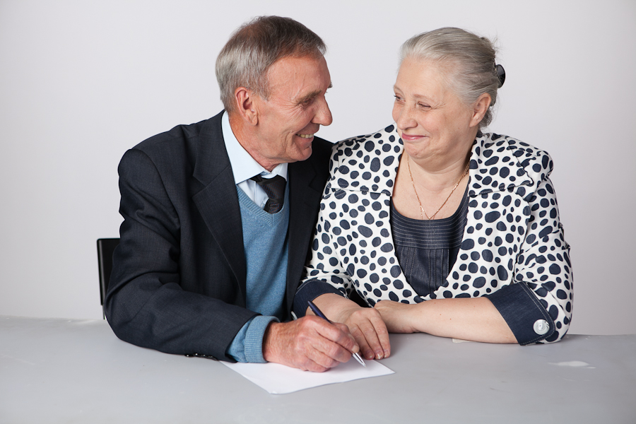 Президент РФ Владимир Путин подписал федеральный закон* о единовременной выплате российским пенсионерам в размере 5 000 рублей