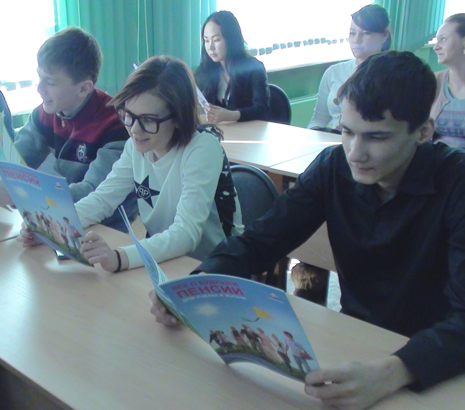 Специалисты управлений ПФР в Кемеровской области продолжают образовательную работу среди учащейся молодежи